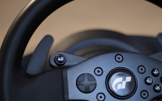 【洛城数码】《PS4 GT Sport 赛车》Thrustmaster T300 RS GT 模拟赛车方向盘评测。大法公司官方认证比赛专用设备。真香体验。