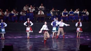 Kozachok with tambourines by Veriovka! 😊 | Ukrainian Dance World