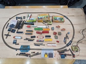 Tyco Electric Train Set HO Scale LOT Vintage Includes Tracks, Cars, Power Supply | eBay