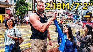 The Dutch giant (2.18m/7'2") in China