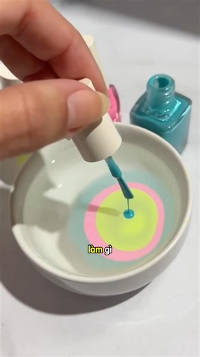 This girl has a unique way of painting her nails 🤩 #shortsviral