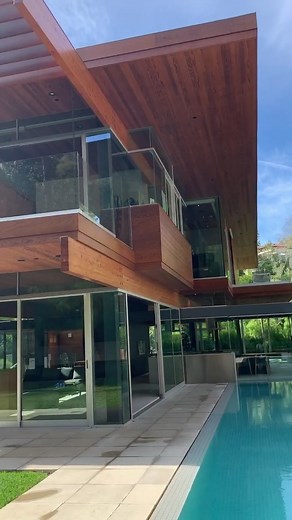 Luxury Modern Glass House Design