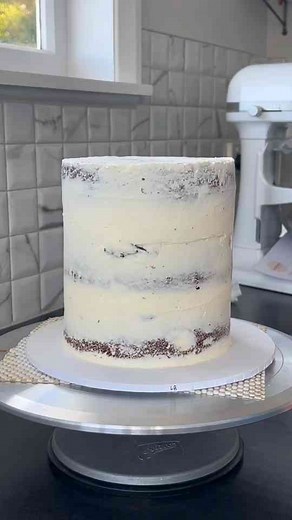 Creating a Stunning Blue and Green Retirement Cake