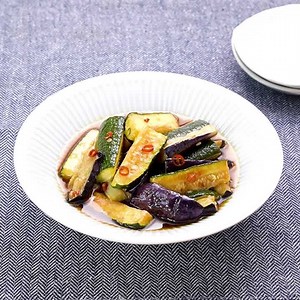 味がしみる！ ズッキーニとなすの揚げびたしのレシピ動画・作り方 | デリッシュキッチン