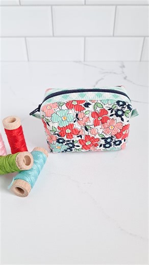 Kristina Brinkerhoff || Modern Sewing and Quilting Patterns on Instagram: "Say hello to the Foxboro Pouch! This charming little pouch is designed with the same simplicity as my other patterns, but in a miniature size! The PDF digital pattern includes three size options (the medium is featured here), but just a warning. . . these little pouches are so addictive that you're going to want to make all three sizes! 😆 You can find the link to the pattern in my profile. 🥰 And if you'd like to join in