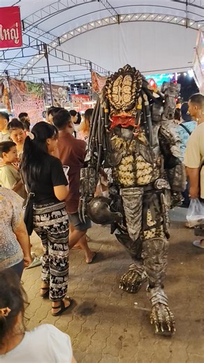 196K views · 8.3K reactions | เดินเที่ยวงาน | Aor predalien | Facebook