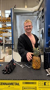 OSG ADO-SUS „Sagt weniger-Regelt einfach.“ ☕⚙️ Späne wie Konfetti, Maß wie aus dem Lehrbuch. So geht Bohrung. @osggermany @grob_werke @builtbytobi @langtechnik #SUBIPerformance #CNC #Zerspanung #OSG | Subi-Performance