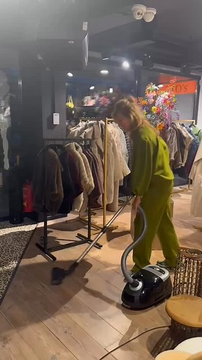 8K views · 47 reactions | Heerlijk de dag afsluiten met @gerard_joling en @billydans Wat een Top nummer weer 拾 #liefdeindenacht | Buy By Anne fashionboutique | Facebook