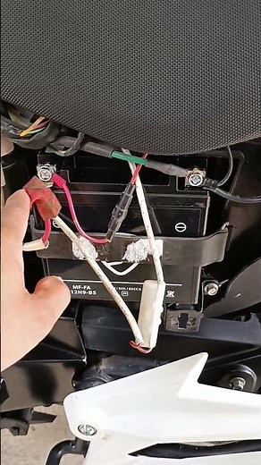 cómo cambiar la batería de una moto #italika como hacerlo de forma segura Dani biker