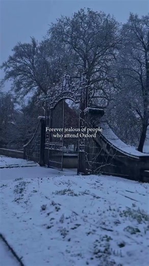 Forever jelous of people who attended Oxford. #oldmoney #oxford #school