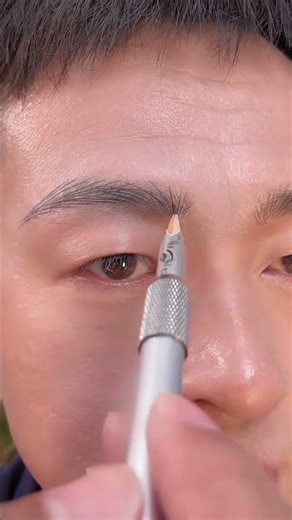 This is a tutorial on how to draw eyebrows with lines. Even beginners can easily master it