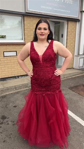 Get your 2026 appointment booked in girls! Our diary is filling up for January, DM us 🫶🏻 | Princess Prom