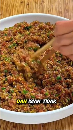 So this is how Chinese dumplings are made — 13 perfect folds or the filling spills out 🥟
