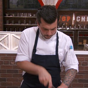 20K views · 165 reactions | It's the FINALE of Last Chance Kitchen—who has what it takes to make it back into the competition to vie for the title of #TopChef? Watch an all-new #LastChanceKitchen NOW on Bravotv.com. https://bravo.ly/2A8K5Za | Top Chef | Facebook
