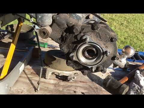 The Daily Ride - Replacing the rear axle on my 2006 Honda Foreman