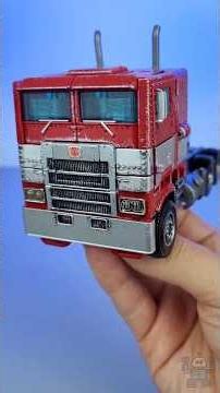 Optimus Prime Studio Series 38 Transformation