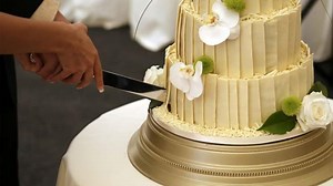 Watch: Groom Smears Wedding Cake On Bride's Face, Internet Is Not Impressed