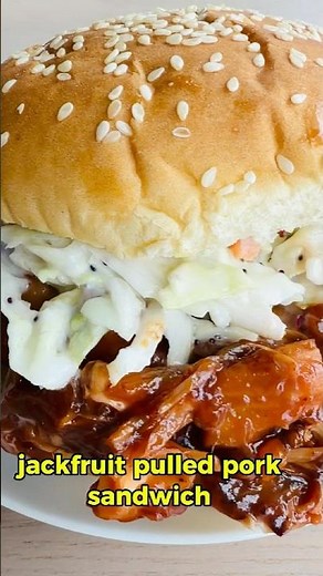 Jackfruit Pulled Pork - Easy Vegan BBQ Sandwich in 20 Min