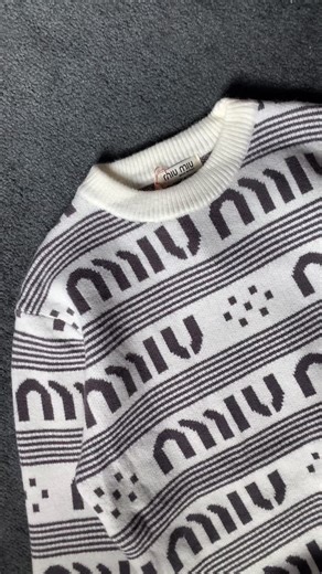 ‎•آنلاین شاپ| وای اِس | استایل | شلوار | تیشرت | پیراهن | دورس‎ on Instagram‎: "⁨ ⁨ بافت اورجیـنال از برند miu miu دوخت تمیز گرم دار بسیار خوش تنخور سایزبندی✅👇🏻: M - L - XL - 2XL برای قیـ.مت و ثبت سفارش این ریـ.لز رو دایـ.رکت برامون بفرستید❤️ 📲:09394261602 🤳🏻:0902 326 1070 🔵ارسال به کل ایران📦 🌍⚡️ انلاین شاپ📌🛒تبریز📍 ☑️تبریز تحویل 1 ساعت(پیک🛵) ✔️شهرستان 24 الی 48 ساعت⁩"‎