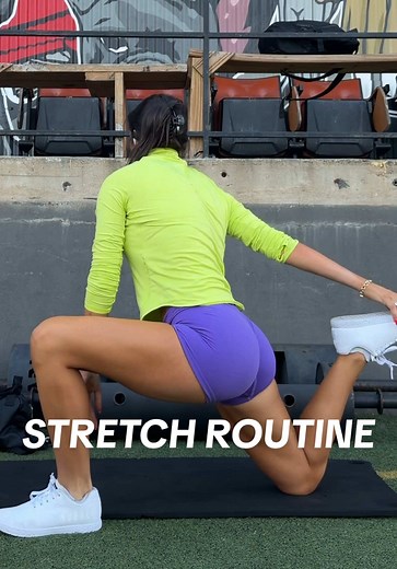 10 MINUTE STRETCHING ROUTINE FOR THOSE HYBRID ATHLETES !!!! Touch toes: 30 sec hold (each side total 1 minute) Lizard lunge: 30 sec hold in each position * Down on forearms * Quad stretch * Downward dog (calf stretch) Scandasana: 30 second hold (each side total 1 minute) Do each movement for three rounds and that should be about 12 minutes!!!! Save this post for later!!!