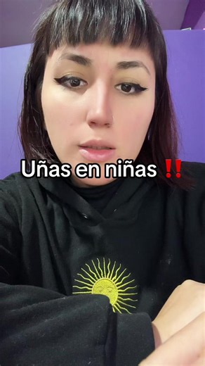 Debby Rose 0-11: diseño de uñas infantil elegante