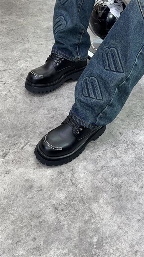 Elegant Footwear for Modern Kings