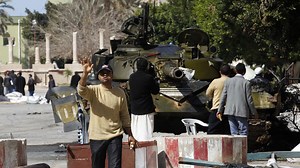 Gaddafi ramps up military action against rebels