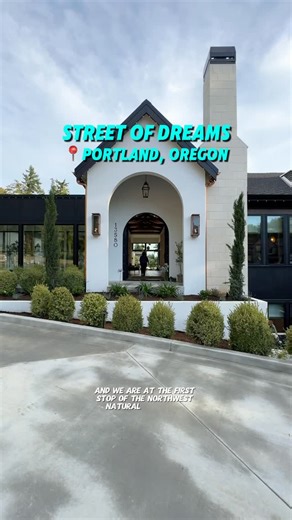 LivePDX on Instagram: "2025 Street of Dreams 🏡 @streetofdreamspdx is a brilliant display of some of the most talented designers and builders in the PNW - an opportunity to visit some of the most stunning homes in the region. Take inspiration from some of the best around - my personal fav is the first stop on the list: ALLA FAMIGLIA Interior Design: Jody Wallace, @greylynwayne Builder: @redhills_landanddesign Furniture: @whatsnewfurniture_pdx"