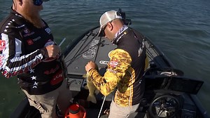 Matt Lee came up clutch with back-to-back catches adding 7 pounds, 13 ounces to his total and sealing his place in tomorrow's Knockout Round! Watch him reel in this 4-8 that kept him above the #ToroCutLine. Toro | Major League Fishing