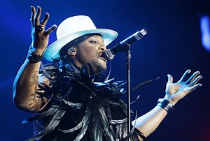 Trailer for D’Angelo Documentary ‘Devil’s Pie’ Explores His 2014 Comeback [WATCH] | EURweb | Black News, Culture, Entertainment & More