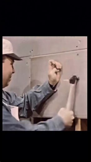 🧱 When construction was real craftsmanship. No lasers, no apps — just a sharp eye, a wood ruler, and decades of skill. 60’s drywall wasn’t a system — it was art. Every line, every cut, every sheet told a story of pride and precision. Watch till the end and tell me… could today’s builders match this? 👀 Save this piece of construction history & comment ‘Old School’ if you feel it too. #drywallinstallation #oldschoolcraftsmanship #vintageconstruction #constructionhistory #builderlife #jobsitevibe