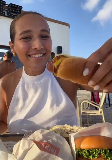 ‏Got to try Martin’s potato roll and I’m obsessed 🤤@thebrgrtruck