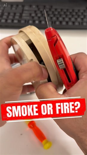 What’s Inside a Smoke Detector? 🚨