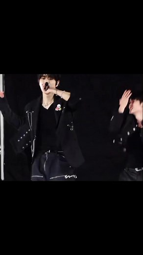 61 reactions | Nii FES Osaka | 221125 Fancam Hyeongseop My Way Marternim quay video nét căng ngắm đã hết cả mắt luôn á Cre twitter : @SEOPJOA #형섭 #HYEONGSEOP #ヒョンソプ #安炯燮 #템페스트 #TEMPEST #gocchillnhocungchesseboyahnhyeongseop | Góc chill nhỏ cùng Cheese boy - Ahn Hyeongseop | Facebook