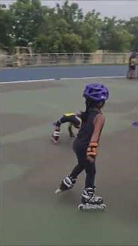4-Year-Old Shocks Rink with Incredible Leg Movement!#inlineskating #skatergirl #Skate