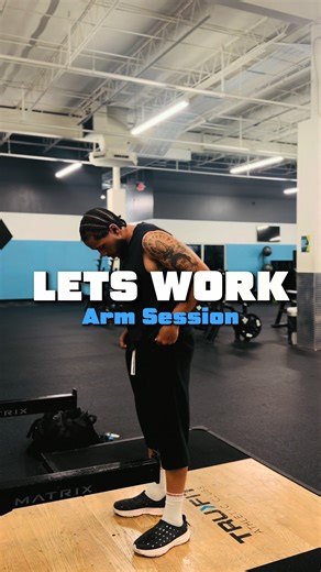 ARM DAY 💪🏽 This the year we move with intention 🚀🚀🚀 #fitness #fypシ #explorepage✨ #motivation #arms