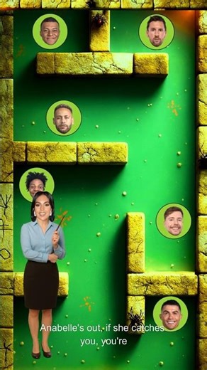 Ronaldo is in DANGER! 😱👻 Annabelle is very close… #shorts #ronaldo