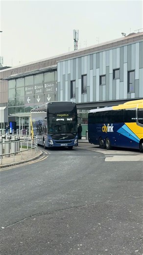 An 9700DD (50507) leaving edinbrugh airport on the 909 which is mainly an interdeck route so strange to see it on it, strange to think megabus is gone and soon these will be in liveries, but they had a good run and im hoping they do something good with the coaches, spotted this with @Findlay🎄🎅 #emospotter #fyp #edinburgh #airport #goviral