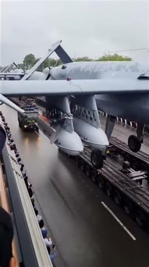 OMG! What Did I Just See?! 😱The Biggest fighter jet on Earth ✈️ #usa #dublagem #wrg