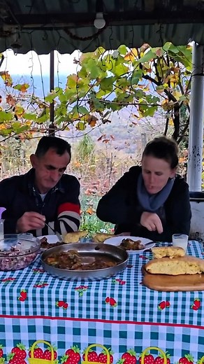 Delicious Meat & Leek Stew – A Traditional Village Favorite! 🥩🧅🔥 Tender meat cooked slowly with fresh garden leeks, creating a rich, hearty, and comforting stew. A wholesome Albanian dish that warms the soul and celebrates pure countryside flavors. #MeatStew #AlbanianFood #VillageCooking #TraditionalFlavors #HomemadeGoodness | Food Tube