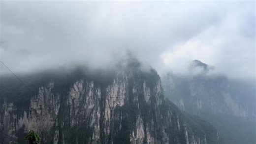 不是我不做你的小舔狗了 我在山里没信号也急的团团转