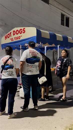 Los Hot Dogs más Virales de Mazatlán con Don Tino