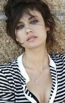 Olga Kurylenko 🔥 Timeless Beauty & Elegant Poses #OlgaKurylenkoBeauty#HollywoodBeauty