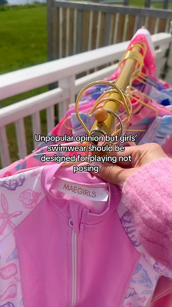 Kids swimming lessons outfit inspo for girls swimwear and beachwear with coverage #kidsswimming