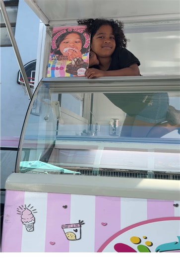 A whole year of gelato on the go thank you for the support and for trusting us to make your party extra special with our show stopper , here’s to 2026 ✨💕 #fyp #showstopper #gelato #tuktuk