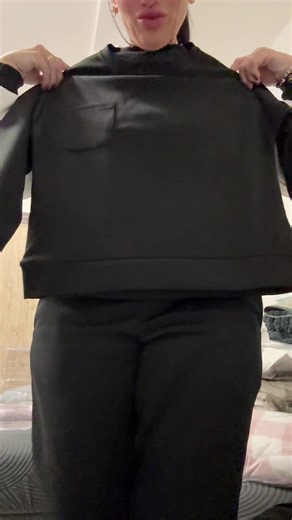 #completo da donna primaverile, due pezzi, vari colori e varie misure#