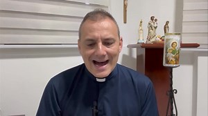 Esdras 6, 7-8. 12b. 14-20 En aquellos días, el rey Darío escribió a los gobernantes de Transeufratina: «Dejen que se reanuden las obras de ese templo de Dios. El gobernador de los judíos y los ancianos judíos reconstruirán este templo de Dios en el lugar que ocupaba. Estas son mis órdenes sobre lo que deben hacer con los ancianos judíos para la reconstrucción del templo de Dios: de los ingresos reales procedentes de los tributos de Transeufratina, páguese puntualmente a esos hombres los gastos s