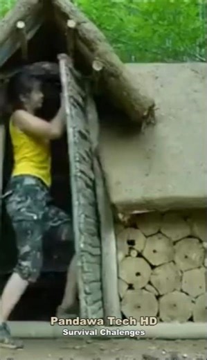 Membangun Rumah di Hutan #bushcraft #rumahkayu #hutan #rumah #survival #short #shorts #funny