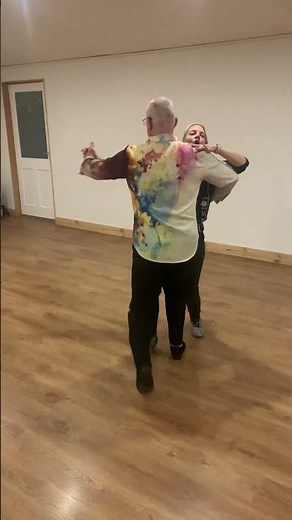 1.12.25 Beginners 2 Quickstep (Tipple Chasses to L & R)