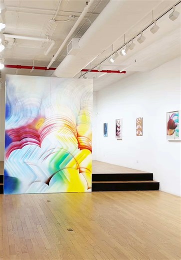 🗓️ Feb 20–Apr 11, 2026 📍 CHART Gallery 🎟️ FREE ✨ Mariah Robertson’s exhibition Portraits at CHART Gallery presents photograms and paintings on aluminum that expand her process-driven approach to photography and painting. Working through repetition, constraint, and chance, Robertson produces darkroom-based photograms that become the foundation for related paintings. A recurring circular form appears across the works, connecting the series while exploring material behavior, authorship, and the 